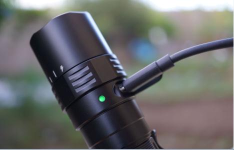 Fenix PD40R V2.0 – 3000 lumen, Rotary Switch, 21700 , TypeC Feature Image