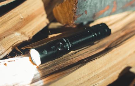 FENIX PD35 V3.0 FLASHLIGHT REVIEW Feature Image